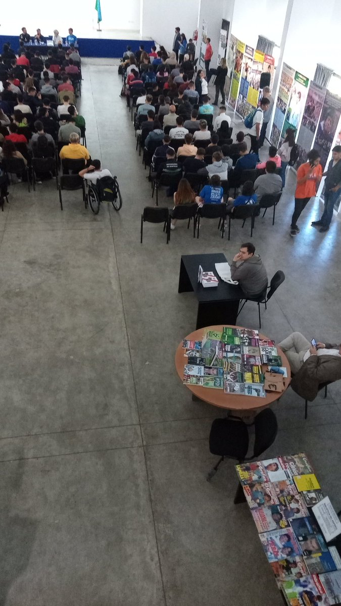 andreslopezh's tweet photo. Todavía no terminó y ya lo estamos extrañando... El Congreso de #PeriodismoDeportivo cada año nos regala la semana más linda del año en la Facultad de @periodismo_unlp. Una locura el torbellino de emociones que se vive por acá https://t.co/DkxuoftN3O