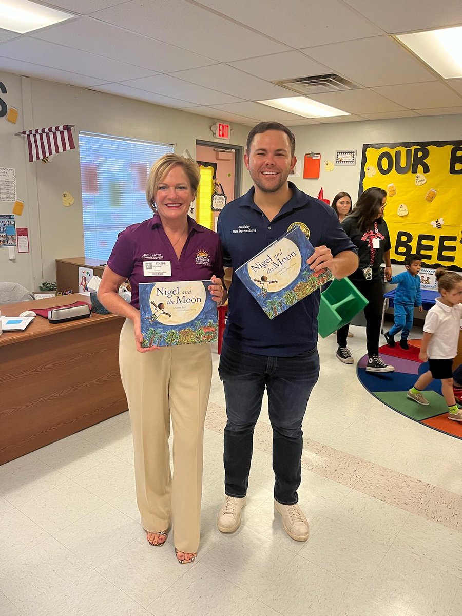 Thank you, Commissioner Joy Carter and Representative Dan Daley, for volunteering at Riverside today during Read for the Record. Our little ones loved having you both read for them! @DrFlem71 #BrowardReads #ReadfortheRecord