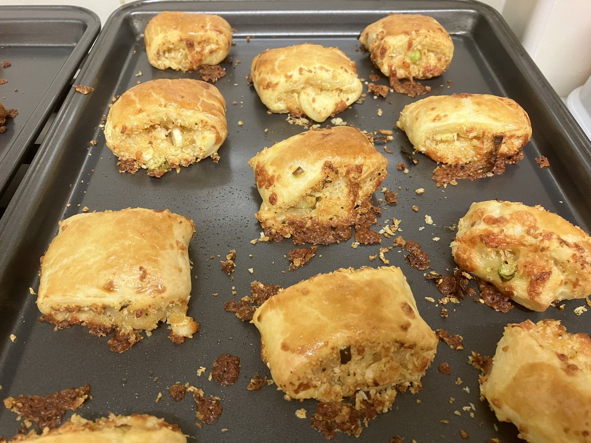 maxineholder's tweet photo. My dear @WeeMissBea, behold my attempt at making your Taskmaster vegetarian sausage rolls. They might be the ugliest sausage rolls in all of history… but they smell amazing! https://t.co/YOBUzocjNH