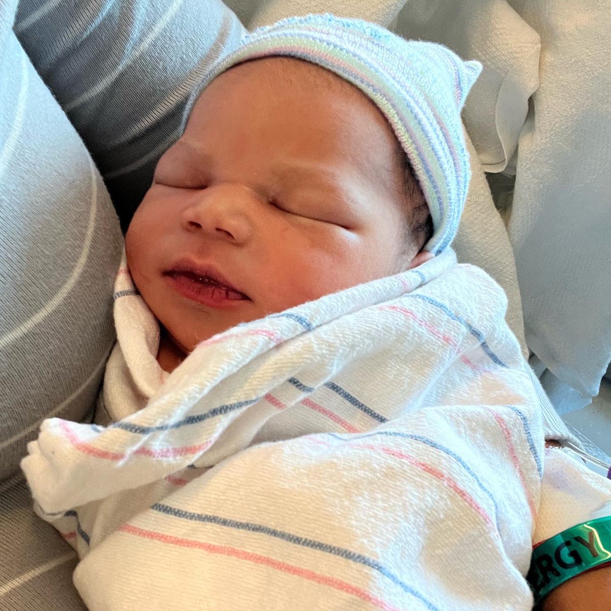 RocMarlee's tweet photo. Friday 10/21/2022 @6:58AM 7lbs 15oz Our handsome beautiful baby Kallai was born💙.
#KallaiPorter
#OurLightBright
#Blessings🤎
#PorterHouseHoldOf6
#4Boys💙
#BoyMomma https://t.co/N7hy0lsyL1
