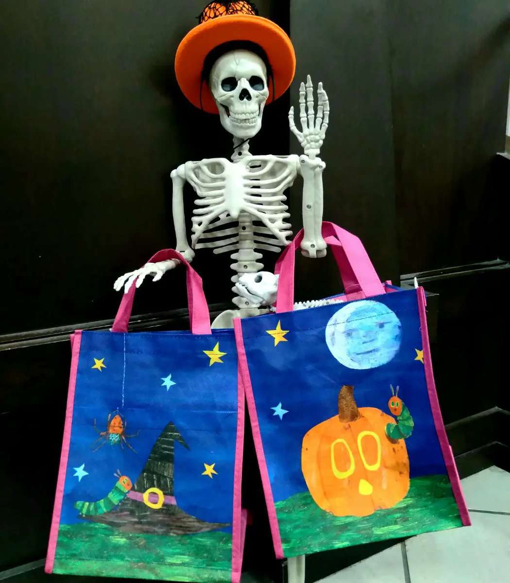 BNPerkinsRowe's tweet photo. #Halloween is in just a few days! Don't forget to stop buy your local Barnes and Noble &amp; pick up one of our reusable tote bags for all your trick-or-treating needs! 

On the left, we have our Eric Carle Halloween Eco Tote &amp; on the right, our Happy Pumpkin Felt Tote! https://t.co/txweBuV0UO