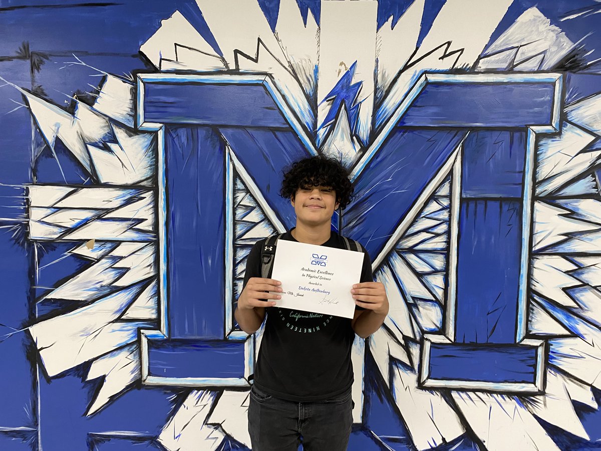 MHS_BLUESTREAKS's tweet image. Congratulations to our October Academic Honor students!!  Awesome Job!!!