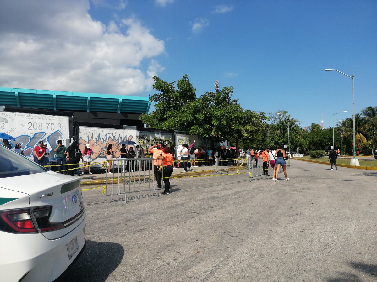 AtomicoFM's tweet photo. #Cancun
Ya está la #BandaChida formada para el concierto de @daddy_yankee en el estadio "Andrés Quintana Roo"
#concierto https://t.co/c3aowca3pm