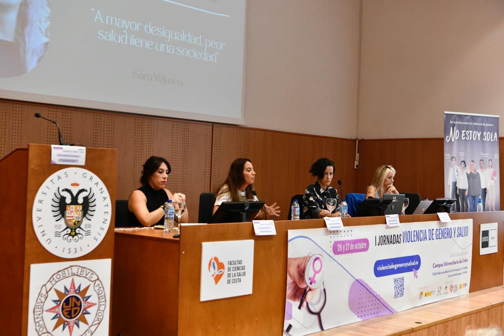 coord_VGCeuta's tweet photo. Continuamos con las I Jornadas de Violencia y Salud ♀️
Hoy hemos celebrado la Mesa II: «La violencia sobre la mujer a través de los procesos de aprendizaje y socialización».
Han participado 
✅️Leticia Alvarado 
✅️Nonia Velázquez
✅️Paloma Fernández ✅️Míriam Rivero
⬇️ https://t.co/M6wMm7fSfa