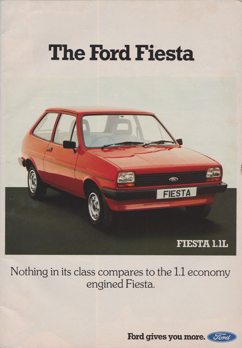 mariomiskovic_'s tweet photo. Dit was in Nederland de eerste auto van m’n ouders. En ook de tweede trouwens. En nu rijd ik er zelf ook één. Altijd een heerlijk model geweest. Jammer dat het einde in zicht is. Iconisch model. #TeamFiesta https://t.co/X3d8QP7DyI