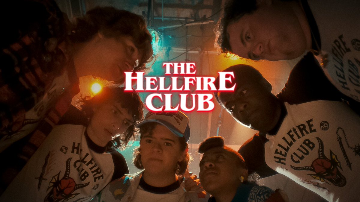 Stranger_Things's tweet photo. ok which one of you nerds wants to do a group costume with me?? https://t.co/BZjpNheTAv