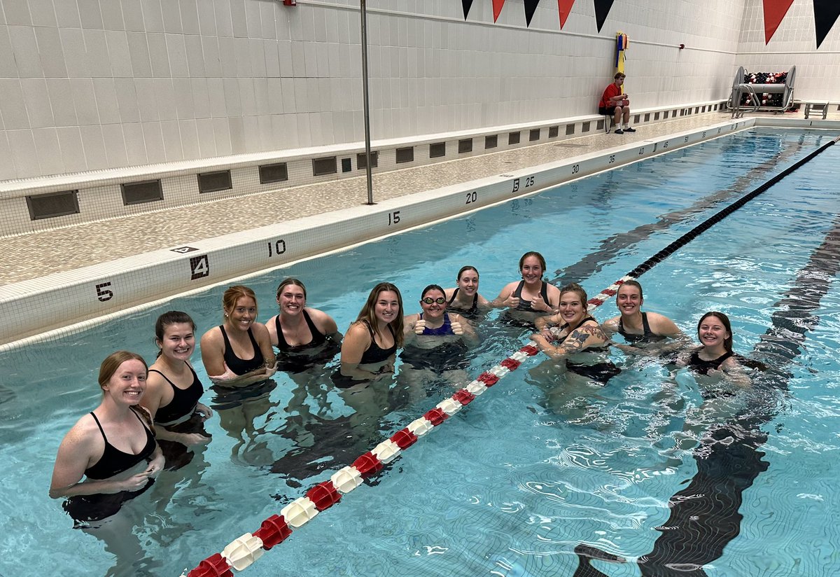 MUsoftball's tweet photo. Enjoying a pool workout.  Sharks and minnows 🐟🦈#MUSB43 https://t.co/upnU3ggUWE
