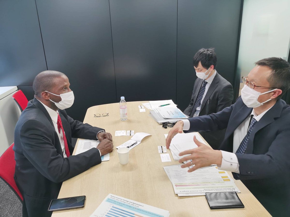 Camara_Comercio's tweet photo. Como parte de su jornada de trabajo en la ciudad japonesa, el vicepresidente de la @Camara_Comercio, @rramosa18, sostuvo intercambio con el director de la Oficina de América Latina y el Caribe del Ministerio de Economía, Comercio e Industria de #Japón, Sr. Satoshi Miura. https://t.co/d9JWUqmKOl