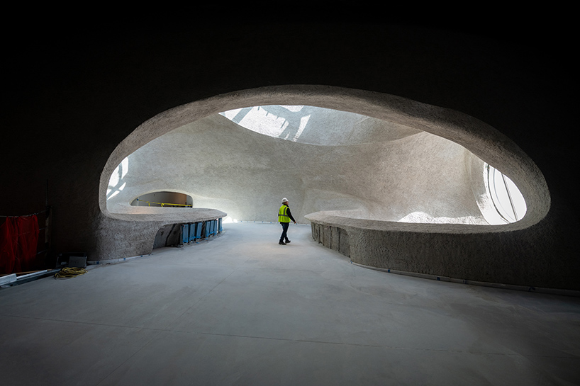 with cavernous and organic architecture by @studiogang, the american museum of natural history @AMNH takes shape in new york. designboom.com/architecture/s…