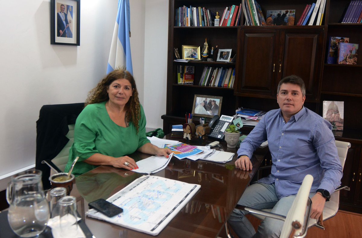 torresgabito's tweet photo. Nos gratifica anunciar el incremento presupuestario otorgado por el Gobierno Nacional, que nos permite cuidar nuestra red y fortalecer el funcionamiento de los espacios de atención y acompañamiento de @sedronar.
#CAIPPA
@jiatesedronar
@caavs2
@ArgentinaFonga
#CIPRA https://t.co/mr9f5REl8P
