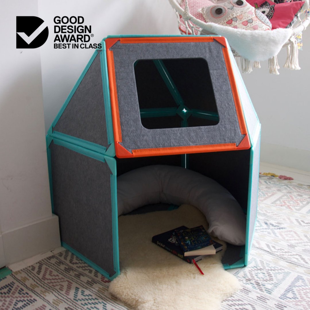 SUPERSPACE 2022 Good Design Award Best in Class: Product Design - Sport and Lifestyle Life-size magnetic panels allow children to create almost any structure. It’s all about helping kids learn through play and letting their imaginations run wild! @4design_news #designforplay