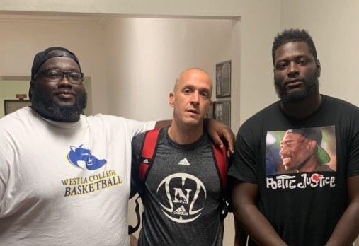 CoachPeteQuinn_'s tweet photo. Happy Birthday @YaBoyCamp 🏀 #CaliFam https://t.co/jP4wXgrYnw