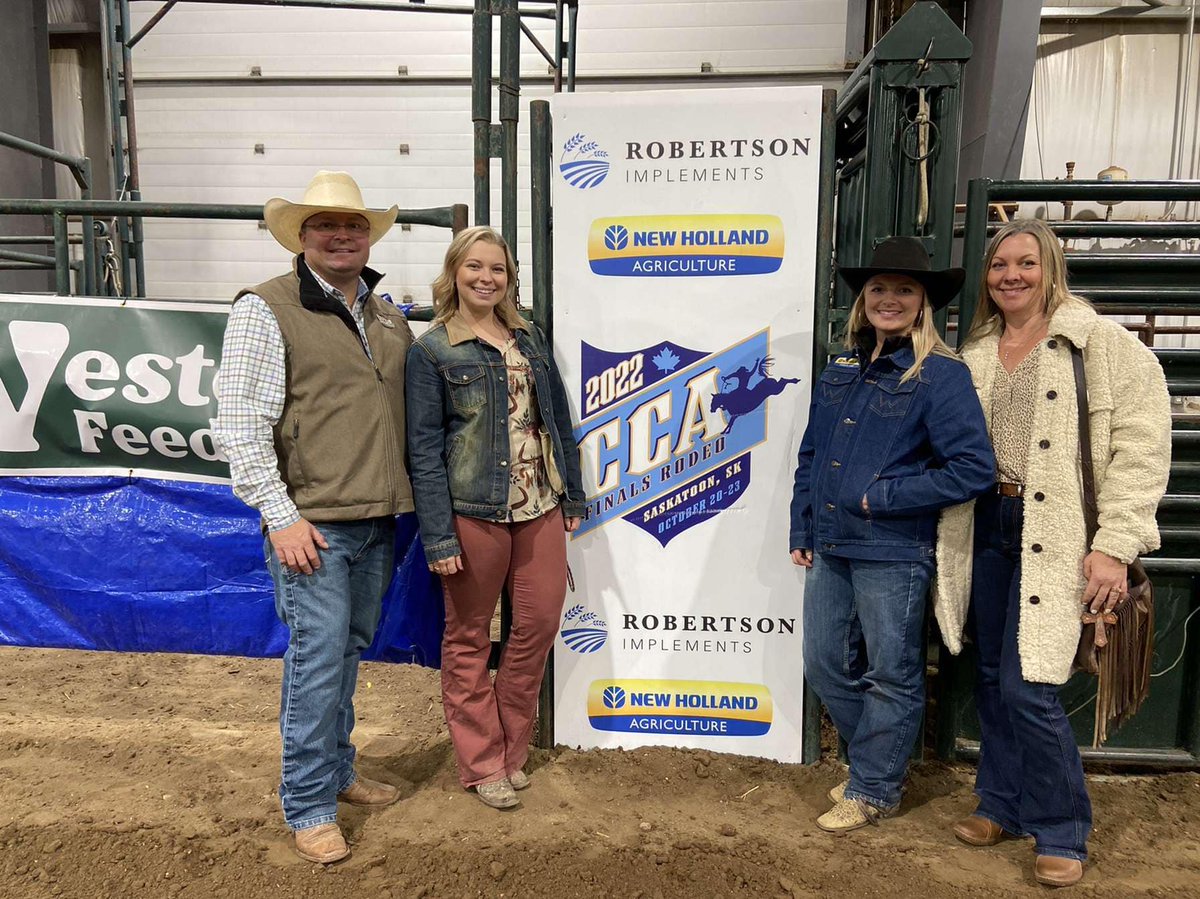 cj_bowditch's tweet photo. Proud of my sister for making the Canadian Cowboys Association Finals! You had a phenomenal season and the breakaway was so wolfly at finals! #Proudbigsis https://t.co/EVLKP3yOiQ