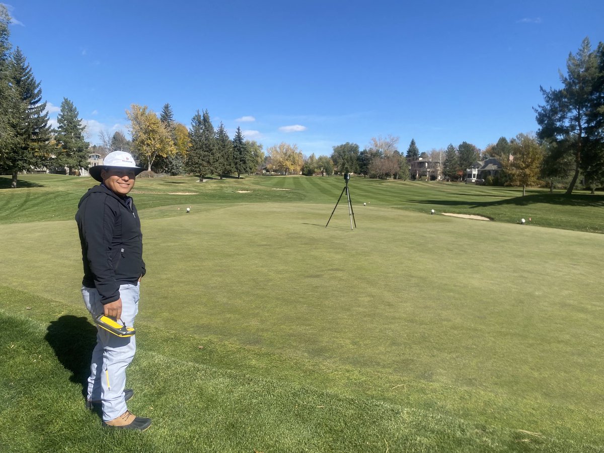 bouldergrounds's tweet image. Pic is from yesterday when the sun was out.  Pleasure to have ⁦@ezLocator⁩ out scanning our greens.
