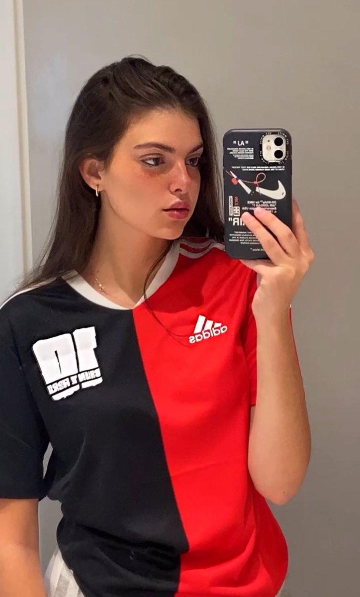 Ninusayegh's tweet photo. Por fin llegó la camiseta leprosa de Leo ❤️10🖤 https://t.co/3YKRpUNRQV
