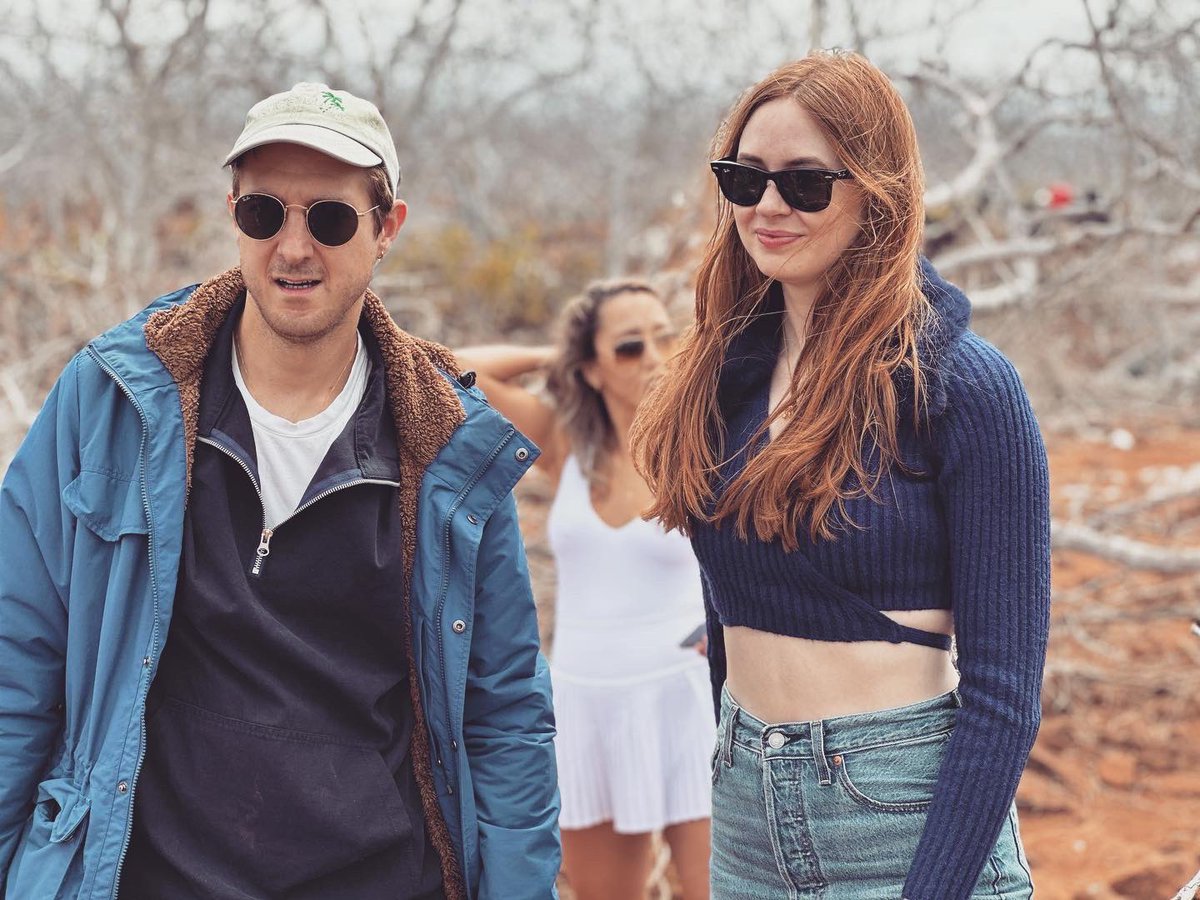 karengillan's tweet photo. It’s a pair of Ponds in The Galapagos @RattyBurvil 🐢 🐢 https://t.co/f0kxpBm7Qk