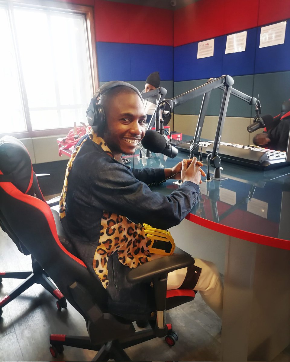 runmidrand's tweet image. Our founder was live from one  #AlexFM, phakathi in Gomora to share the story of our becoming. 
We know and so should you. The road to success is a difficult road to take. 

Our journey is far from a walk in the park.
First we crawled. Then we walked. Now we Run.