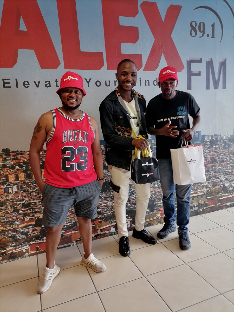 runmidrand's tweet image. Our founder was live from one  #AlexFM, phakathi in Gomora to share the story of our becoming. 
We know and so should you. The road to success is a difficult road to take. 

Our journey is far from a walk in the park.
First we crawled. Then we walked. Now we Run.