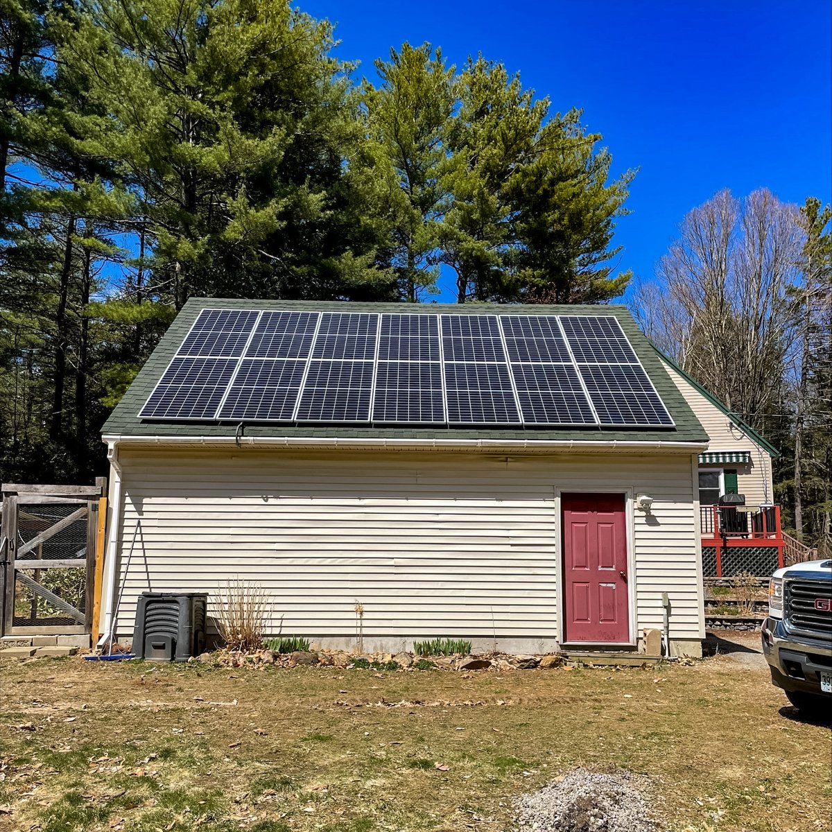 Big or Small we do it all. That's because we size our system based on your energy needs. That way you can reap the rewards of renewable energy for decades to come.

#GraniteStateSolar #ResilientEnergySystems #ShopLocalNH #LocalSolar #SolarInstallers