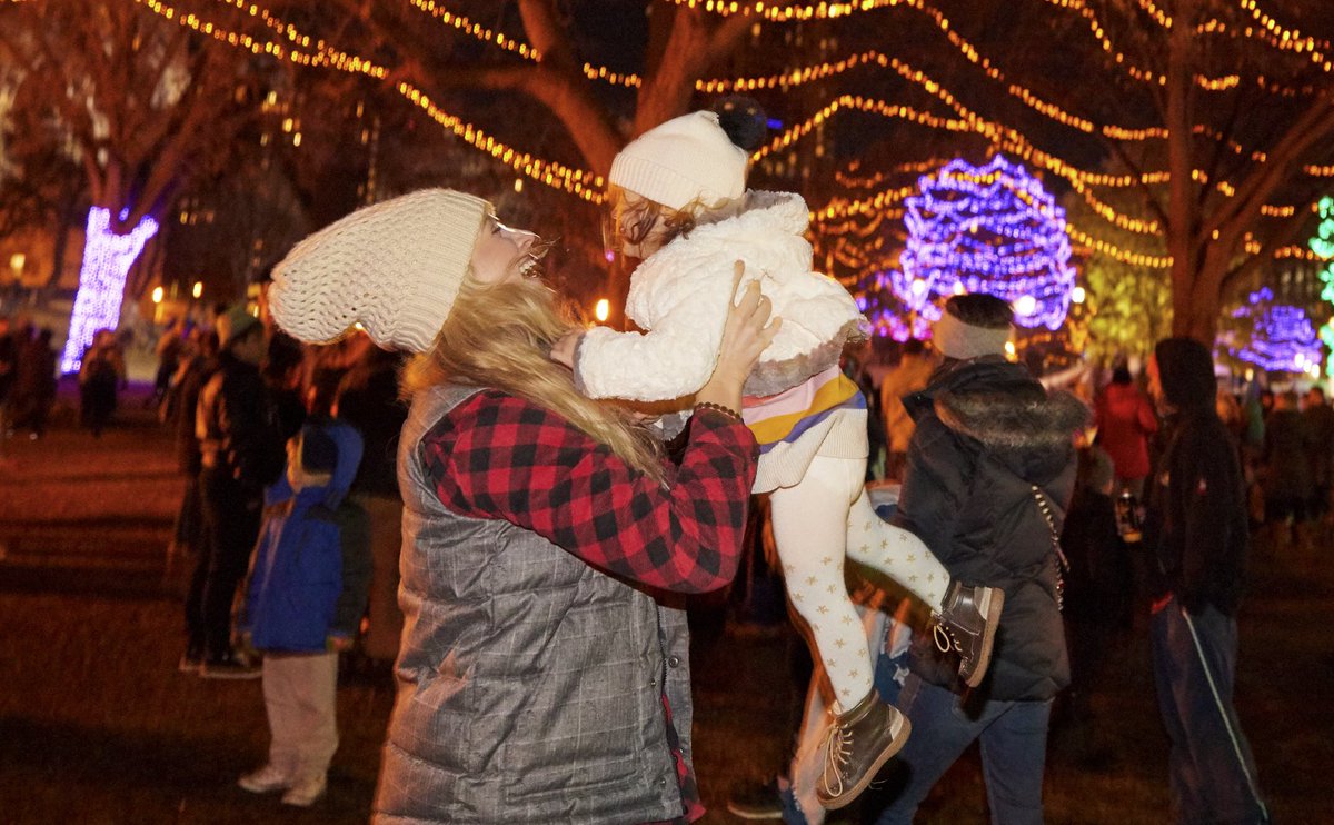 Holidazzle tweet media