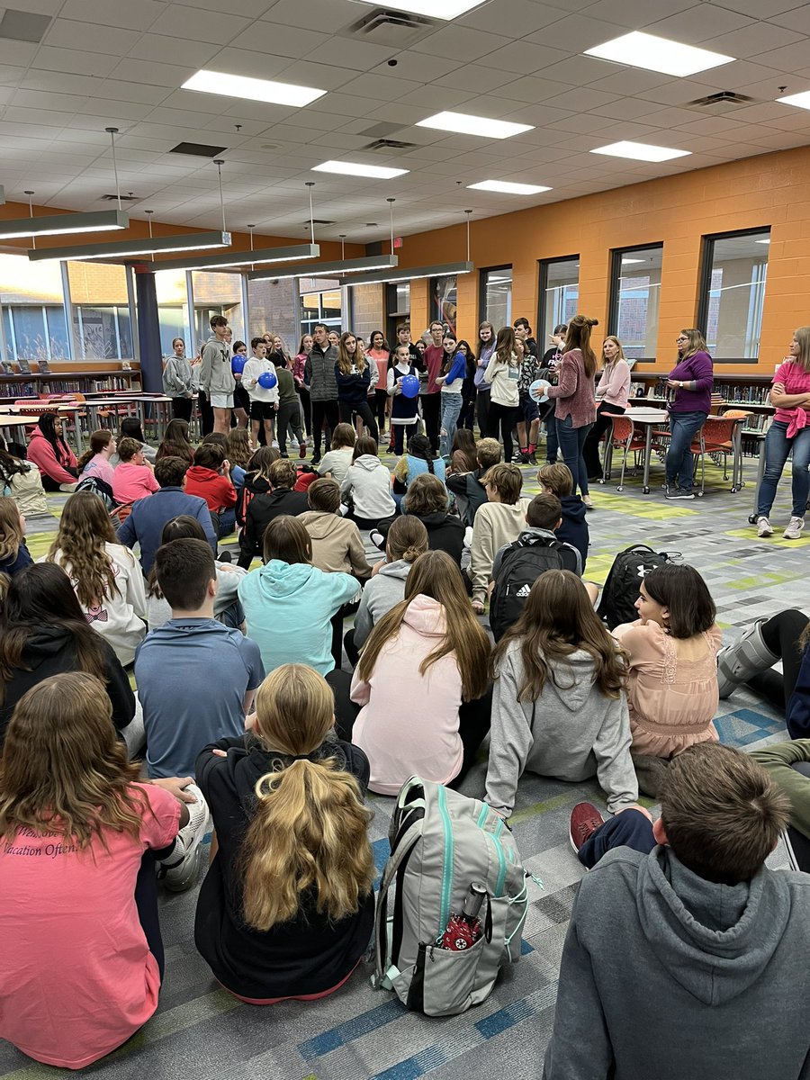 lgmoyer's tweet photo. Love having all our @NagelNighthawks WEB Leaders together in one space! A great reminder that we all work together to lift up others! #bekind #onenest https://t.co/a0rKw7oJ3S