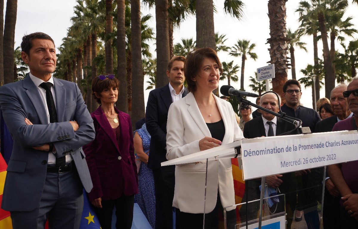 Je remercie cordialement @davidlisnard, Maire de Cannes, de l’inauguration de la magnifique promenade Charles Aznavour, en présence de Nicolas Aznavour. Une très belle initiative qui rend hommage à l’immense artiste et réaffirme l’amitié et la solidarité avec l’Arménie. 🇫🇷🇦🇲