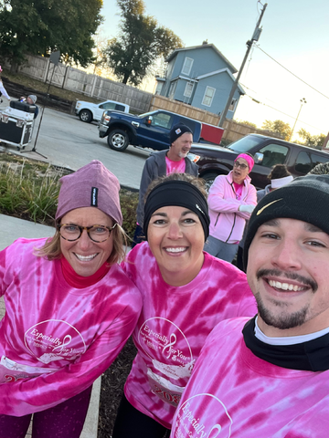 arkdatacenters's tweet photo. Involta's proud to have folks like Brandon Yansky, Travis Harbour, Michaela Recker, Sue Sedrel and Matt Kopp, whose participation in the Especially for You #RaceAgainstBreastCancer helped fuel a record turnout of 15,800 people!
#BreastCancerAwarenessMonth#InvoltaCares#CedarRapids https://t.co/K4f2WA7vTe