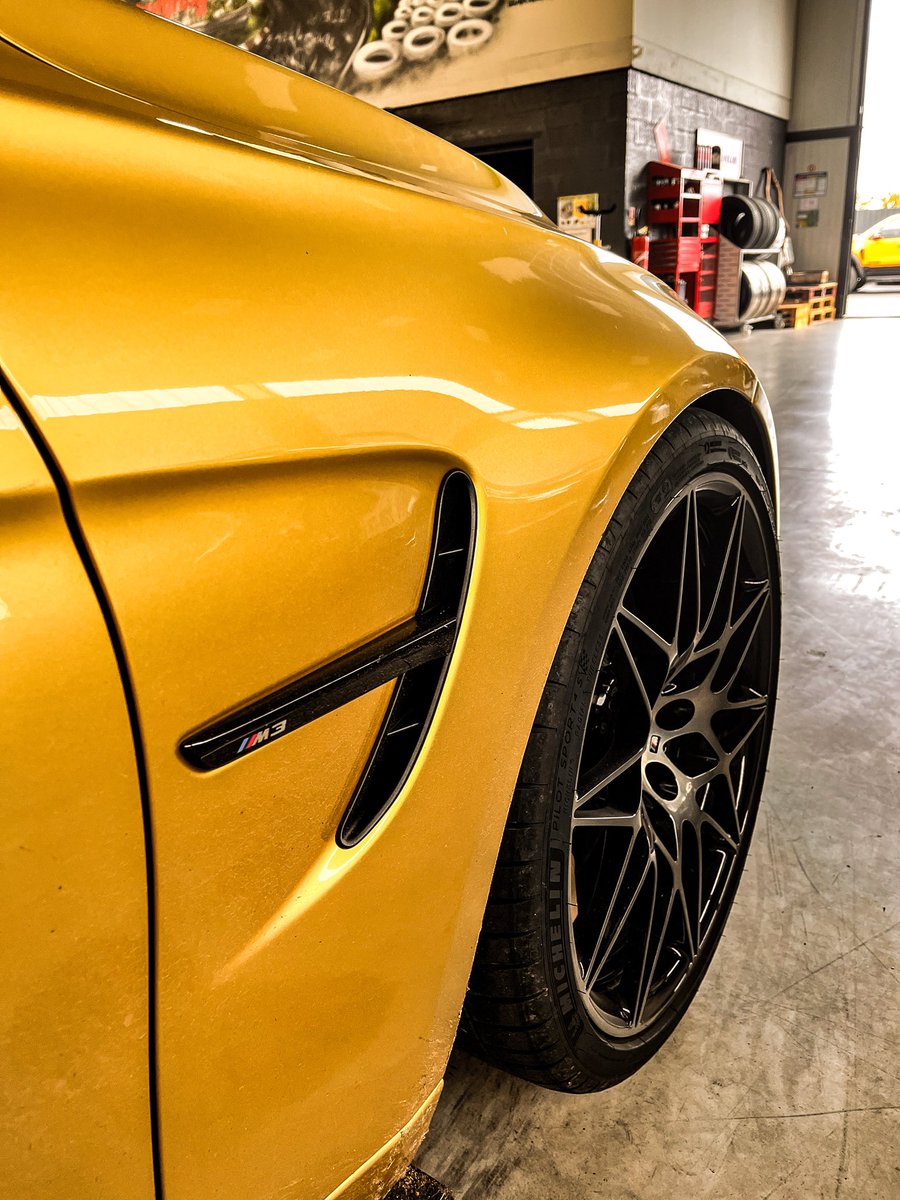 G_CPhotography's tweet photo. Shooting a l’improviste #bmw #bmw50yearsofm #M3 #m4competition #photography #photooftheday #photo #PHOTOS https://t.co/zfSGmbrieR