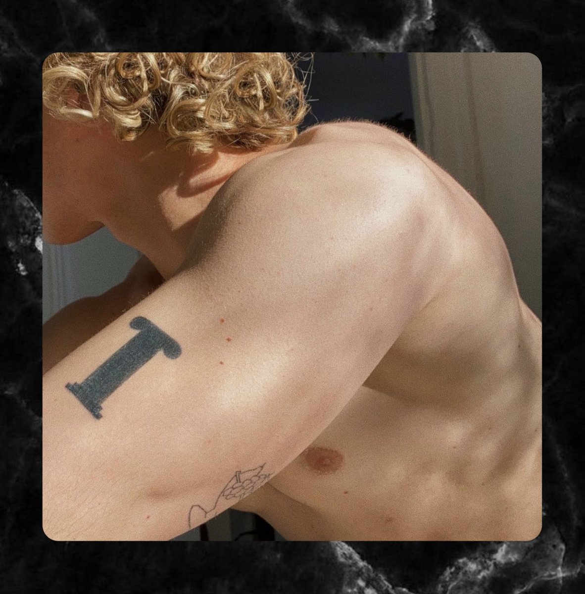 El rubito regresó. Me dispongo a contestar todo lo pendiente. Nos vemos en DM.