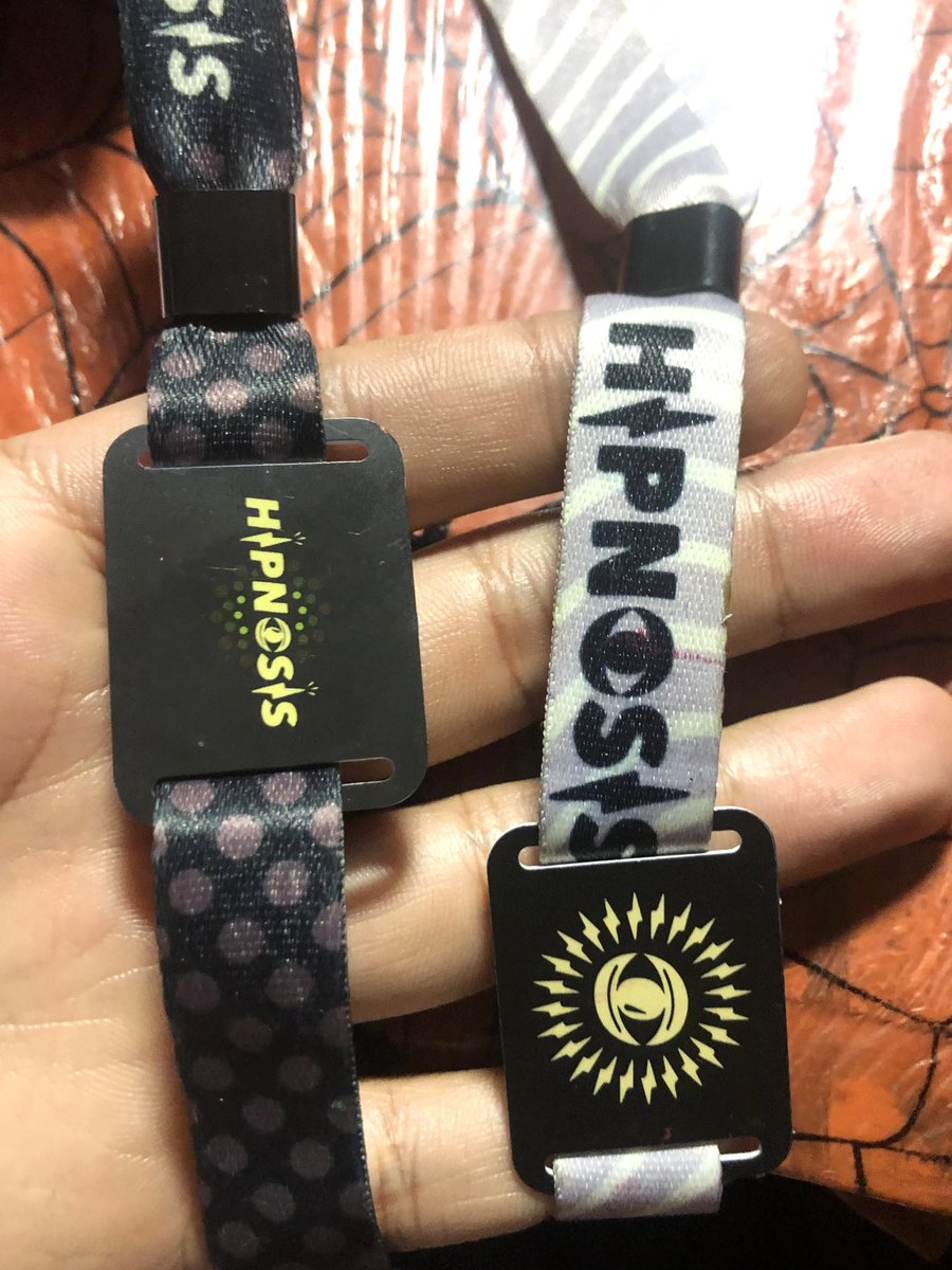 Tan fan del <a href="/HipnosisMX/">Hipnosis</a> que acá guardo las pulseras de la edición hipnosis 2018 y 2019, (la 2021 la perdí)
<a href="/inDriveLatam/">inDrive Latam</a>