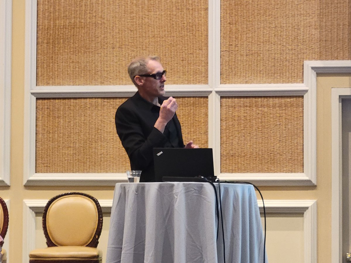 Matt Armstrong from Author-it speaking at #DevLearn in Las Vegas about the unsung hero CSS for #elearning and #authoring!