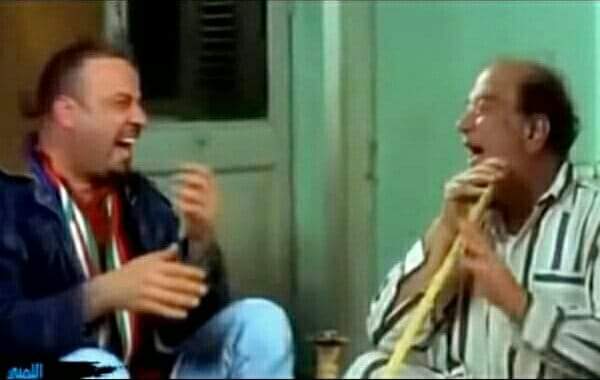 قعدت اشوح له بالمطواة و اقوله شغل بص العصفورة ده مبقاش ياكل معانا و مفيش زيادة في الاسعار و احنا استوينا، قام مغفلني و معوم الجنيه بن طنط مليكة 😂