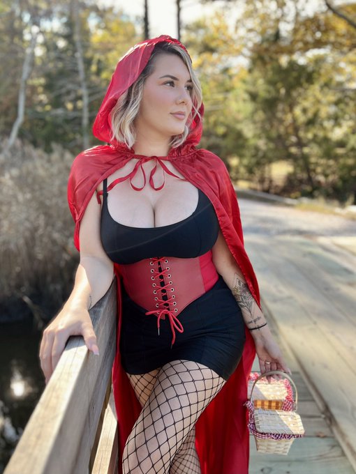 The Big Bad Wolf&rsquo;s snack 💁🏼&zwj;♀️ https://t.co/436z0d8mXh