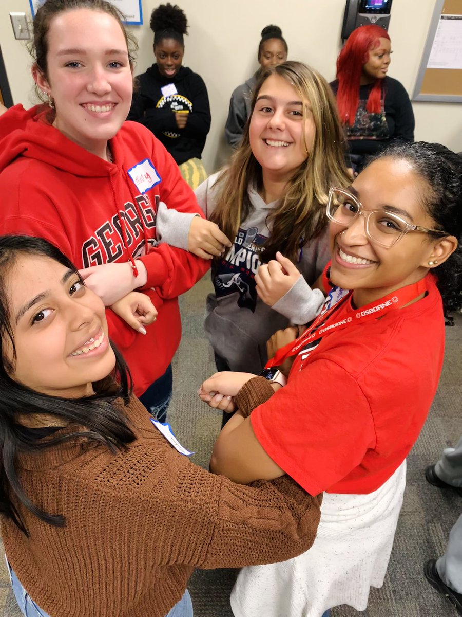 joslin_maxwell's tweet photo. It was an amazing day &amp; I still can’t believe that these are all new @sourcesstrength Peer Leaders…such an impressive group! So excited for all of the Hope, Help &amp; Strength that they will bring to @rlosbornehs! 🌟 @OHSCounselingCC @OsbornePrincip1 @cobbpositivesc1 https://t.co/8DM3dNlUsv