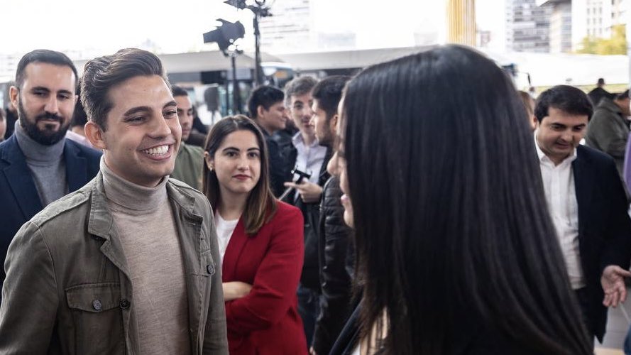jovenesCs's tweet photo. ⚠️ 01.01.2035 parece lejano, pero está muy cerca.

👉🏼 Hoy hemos asistido al acto de @Refundacion_Lib para defender nuestro futuro, para decir basta a las políticas del bipartidismo que lo condenan. Queremos garantizar las pensiones del presente, pero también las del futuro. https://t.co/du41OXt6G6