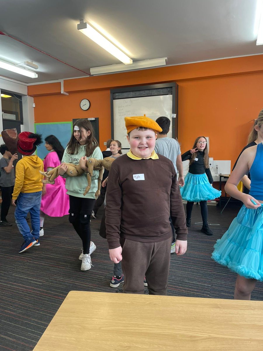 StFrancis_PS's tweet image. Our residency project with the Citizens Theatre ⁦@citizenstheatre⁩ is going so well! We cannot wait for the  performances at Christmas! P7 are having a blast.