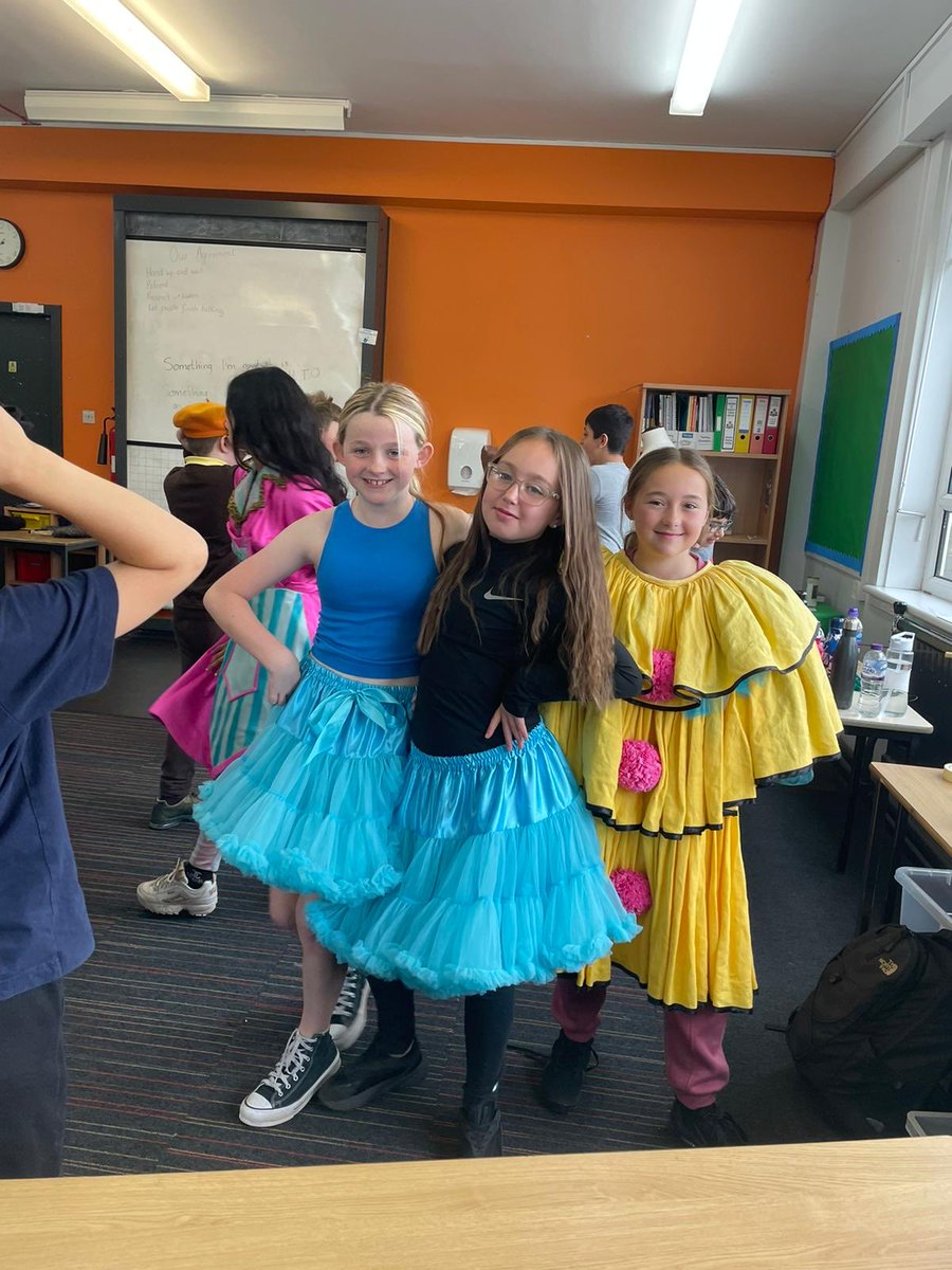 StFrancis_PS's tweet image. Our residency project with the Citizens Theatre ⁦@citizenstheatre⁩ is going so well! We cannot wait for the  performances at Christmas! P7 are having a blast.