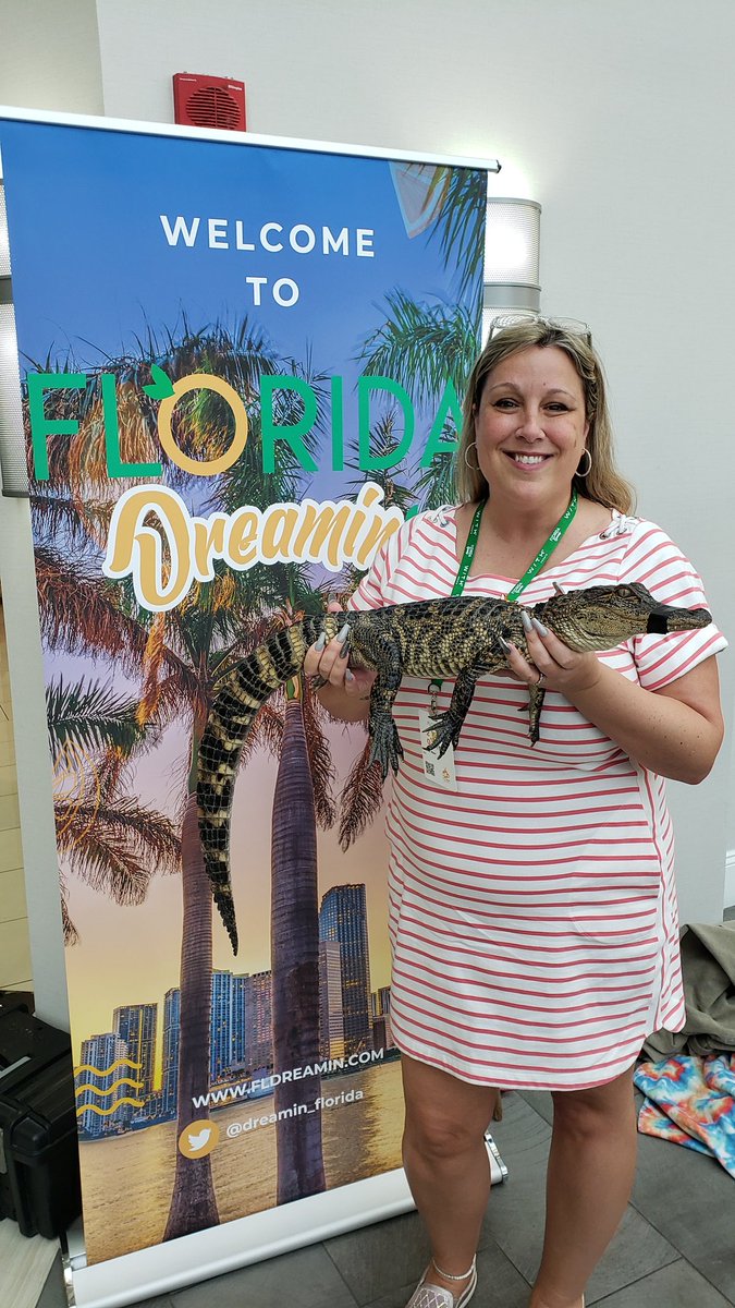 At @dreamin_florida we get to meet cute Gators! #FLD22