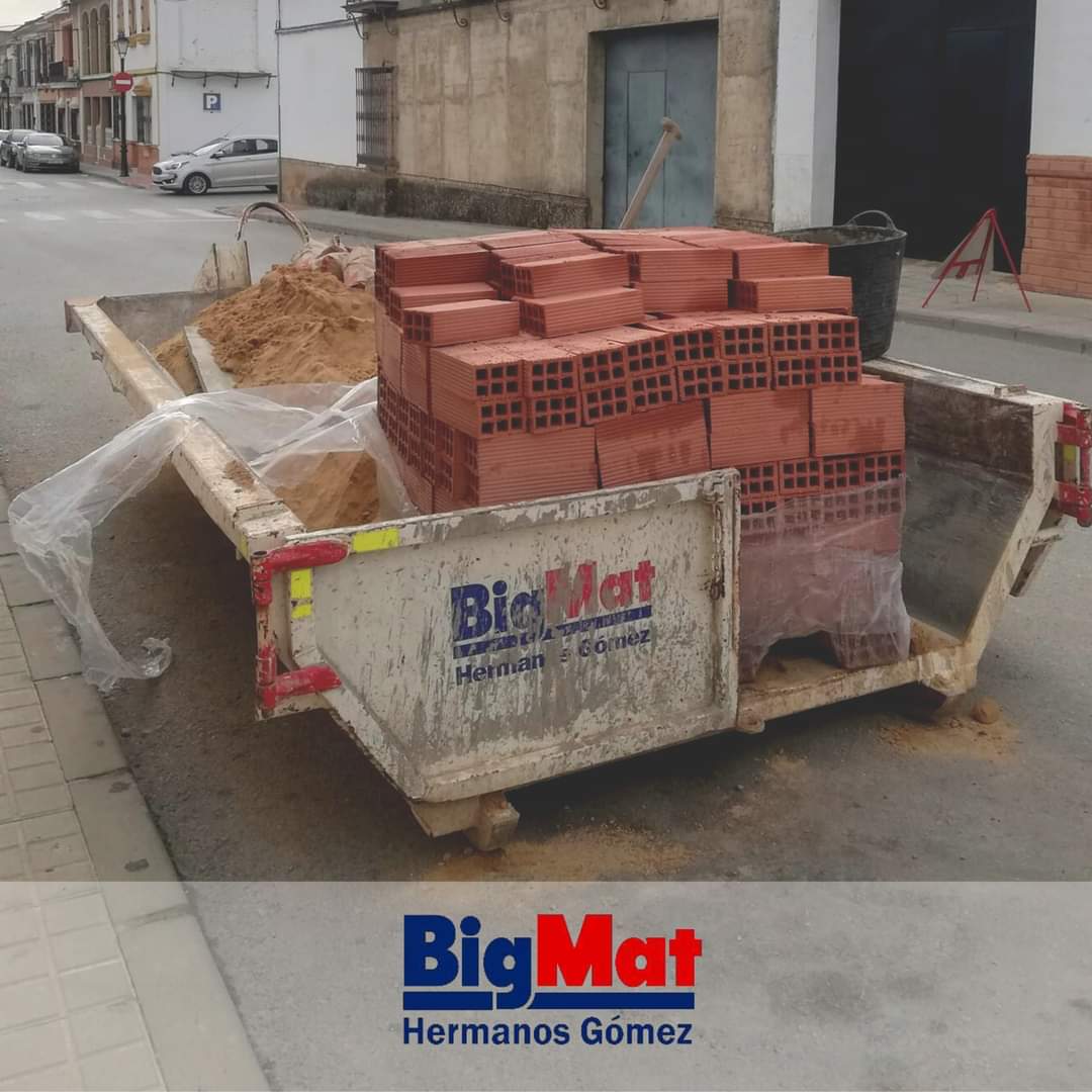 🏗👷Ladrillo a ladrillo, construyendo sueños de hogar...

🔴 #BigMatHermanosGómez: 3️⃣ generaciones al servicio de la construcción en Pilas y comarca. 

#Construcción #MaterialesDeConstrucción #EmpresaFamiliar #Hogar #BigMat