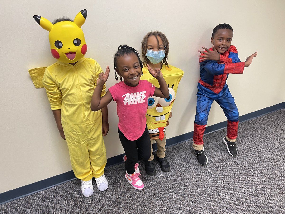 PointOptionNNPS's tweet photo. Yesterday, we celebrated Book Character Day, and Mrs. Brantley’s 3rd grade class received a special read aloud from the “top dog”, Mr. Smith! #standNNPS #RedRibbonWeek https://t.co/b4NyjFlraC
