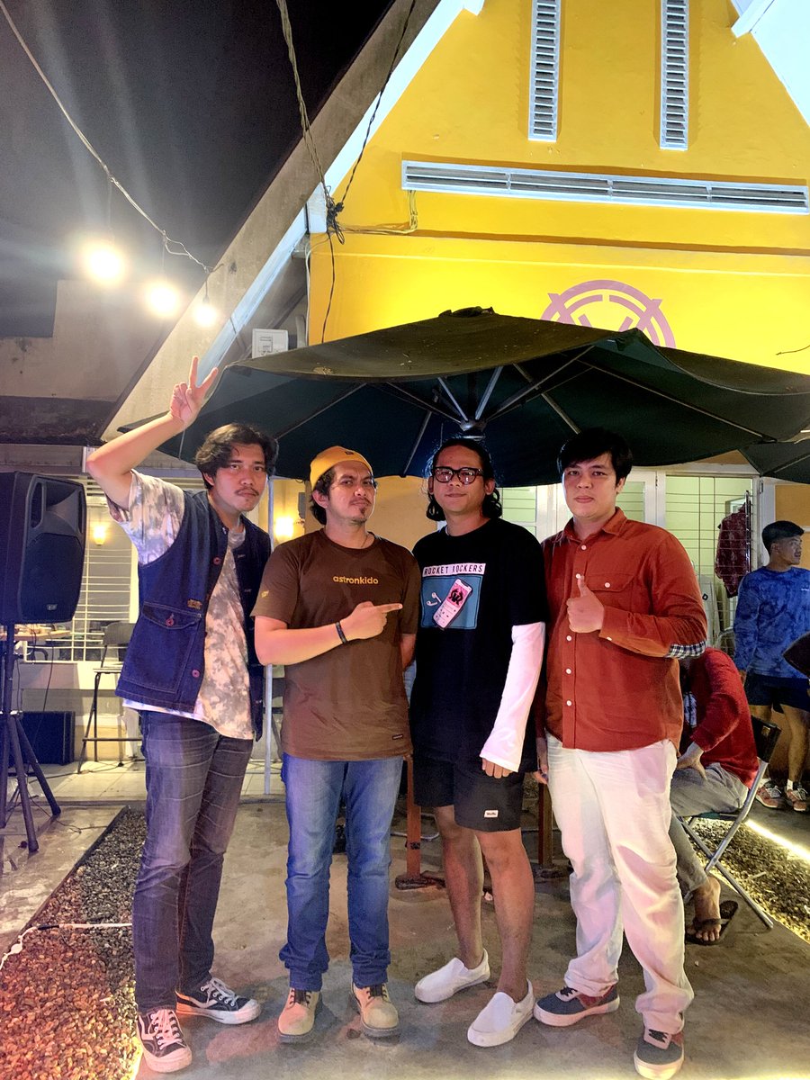 Penutup oktober yang berkesan, thank's bapak Pop Punk Indonesia <a href="/askaROCKERS/">Aska Pratama</a> 🖤