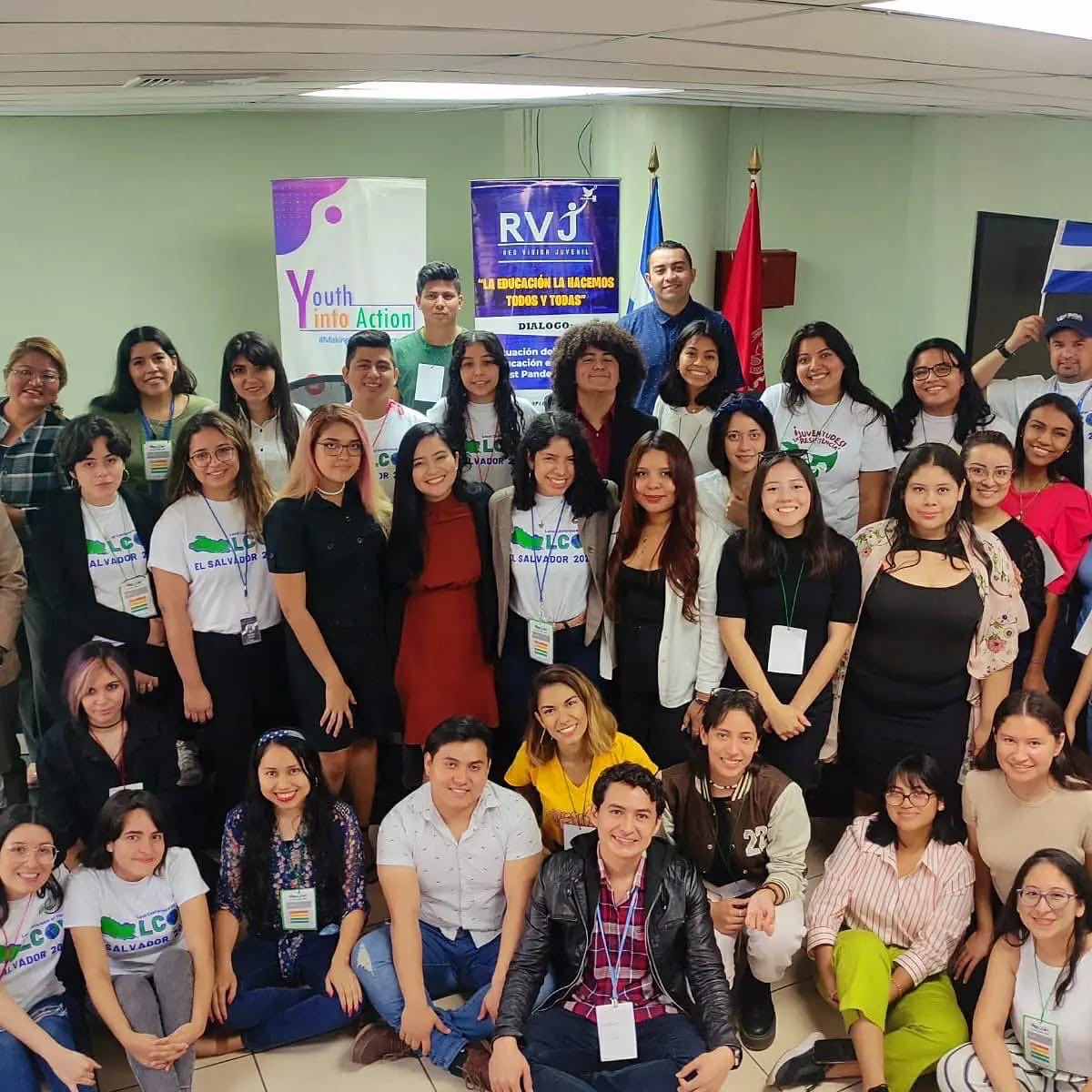 fundacionafroos's tweet photo. @afroossv fue parte de LCOY El Salvador 2022 realizada por @youthintoaction
Un espacio de participación y discusión dirigido por y para las juventudes para posicionar nuestras exigencias en cuanto a la situación del Cambio Climático.
#LCOYESA2022 https://t.co/6OcZs79f1Y