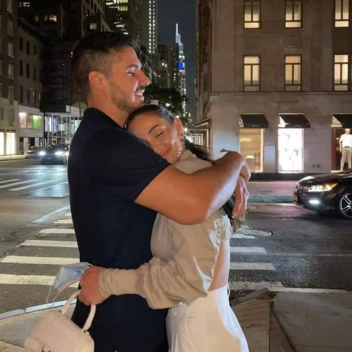 "الحنية طبع.. لا تُباع ولا تُشترى."♥️