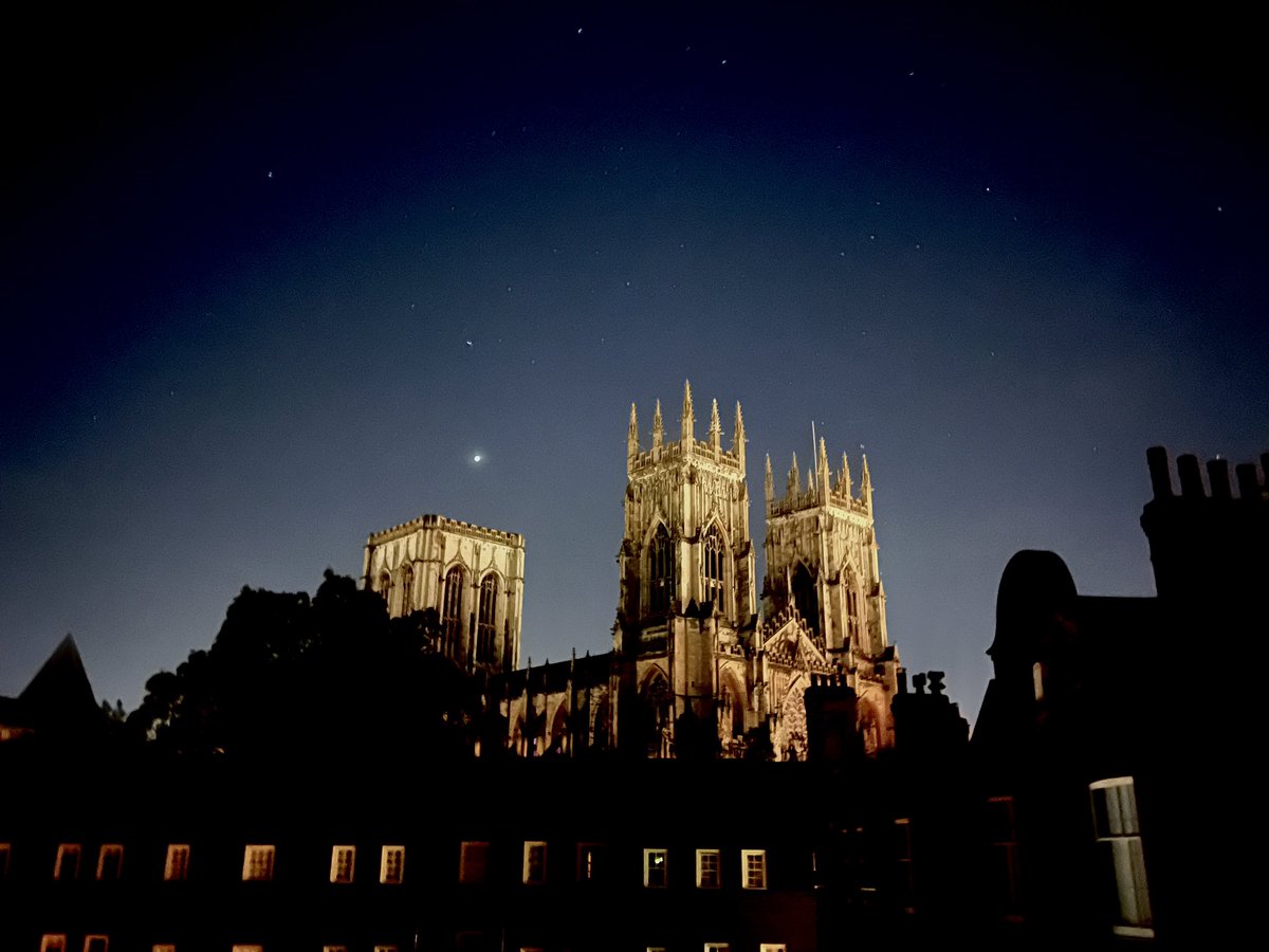 YorkWallsFest's tweet photo. #YorkWallsFestival Extra #TwilightWalls evening 1 complete! Pre-book your £1 ticket for tomorrow (Fri 28th) search ‘twilight walls’ on Eventbrite. Fairy lights, #LiveMusic from Esk, &amp; fantastic views! Proceeds to the festival. Thanks to CYC! #York #HalfTerm #YorkWalls @VisitYork https://t.co/7f9hytCKEm