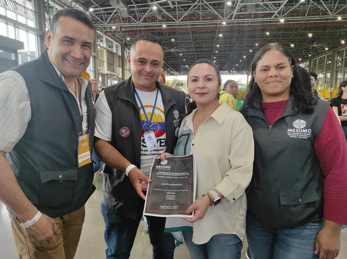 mesumocolombia's tweet photo. Seguimos en #AntioquiaTienesLaPalabra en #MEDELLIN hicimos entrega de varias propuestas y ser parte de las mesas de trabajo. #somosincidencia https://t.co/Yr3JzuY9vw
