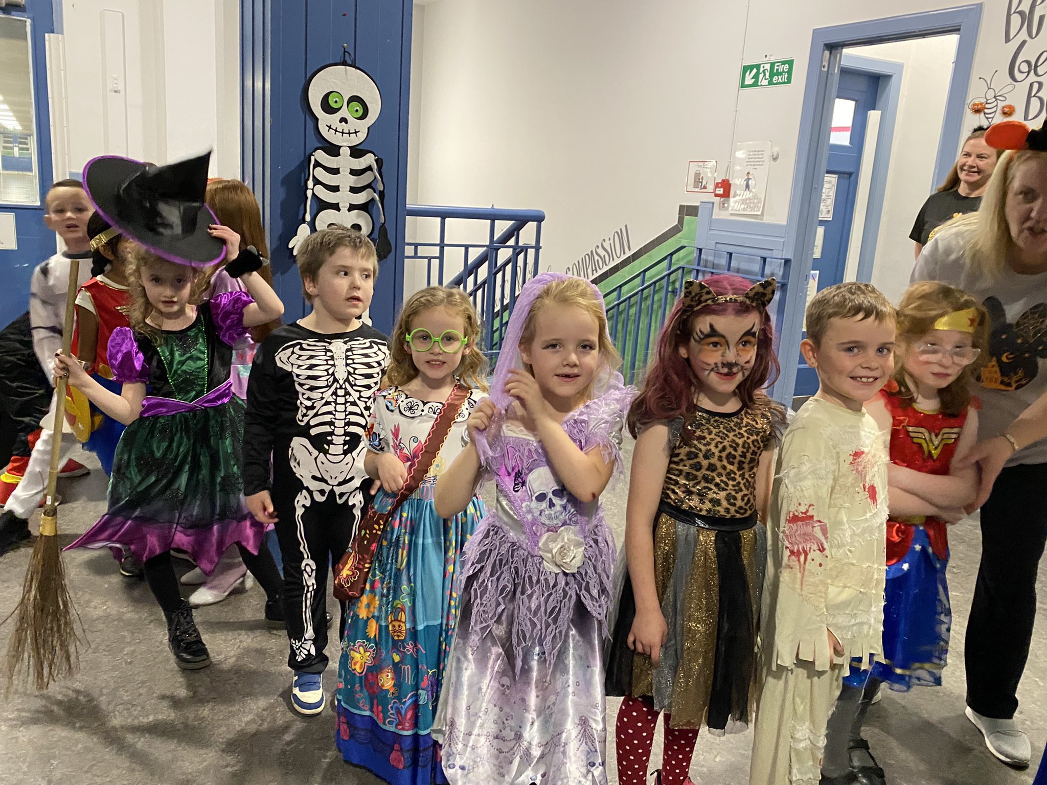 Internet Frenzy:  Waiting For Papa And Ghouls Leak - 78hkvto