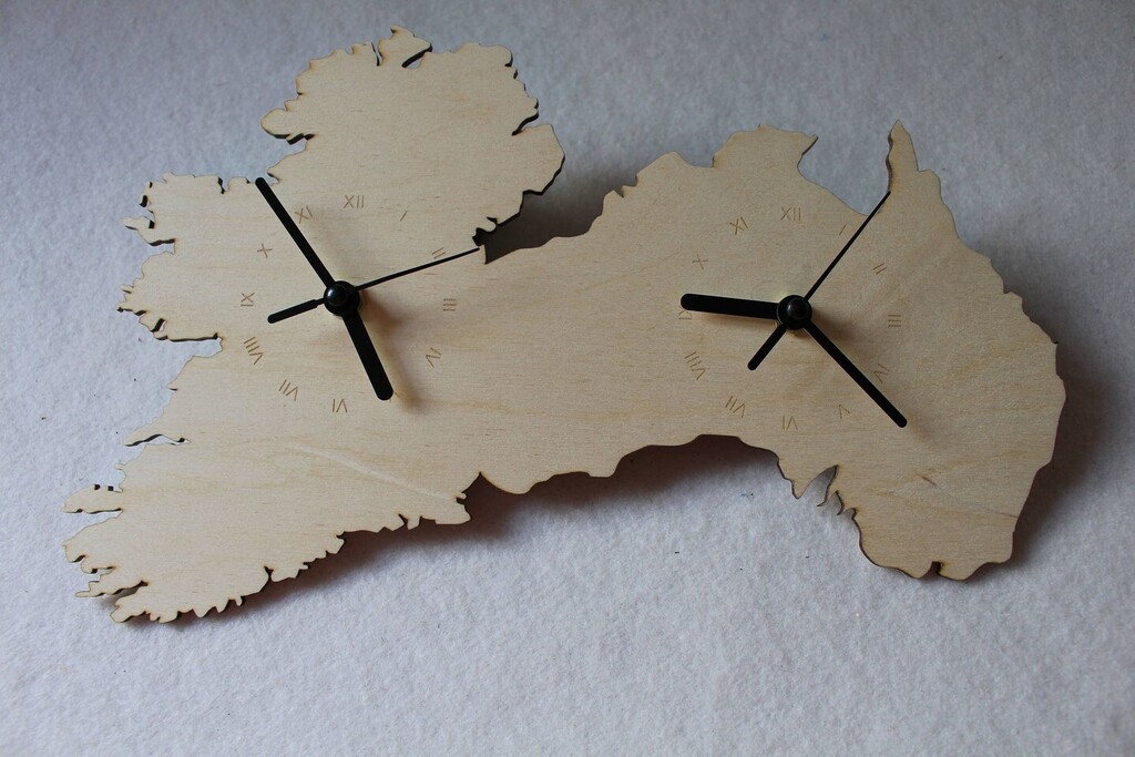 FeelMyCraft's tweet image. Smart Buys! Unique Bespoke Ireland and Australia Connected Country shape clock wooden map country IE and AU clock handmade Ireland starting from €42.0 See more. 🤓 #CustomGift #PersonalizeClock #PersonalizeGift #IrelandMap #GreatBritain #UnitedKingdom… instagr.am/p/CkOtcU3umq5/