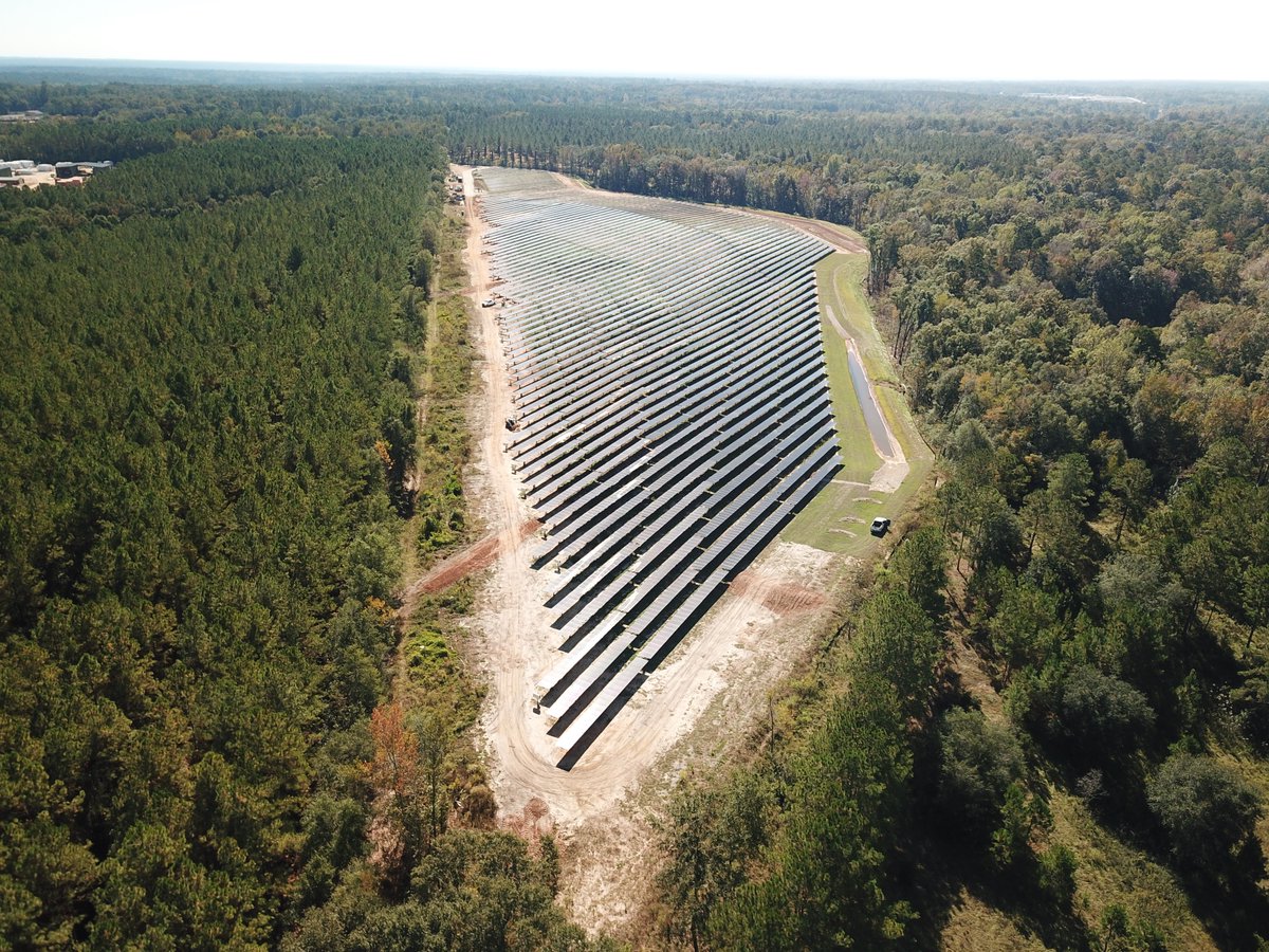 SSEnviroCons's tweet photo. S&amp;S utilizes the most up to date technology in our day to day project operations. The use of UAVs (drones) can be integrated throughout the lifecycle of the project. #technology #drone https://t.co/HprI9oGUtV