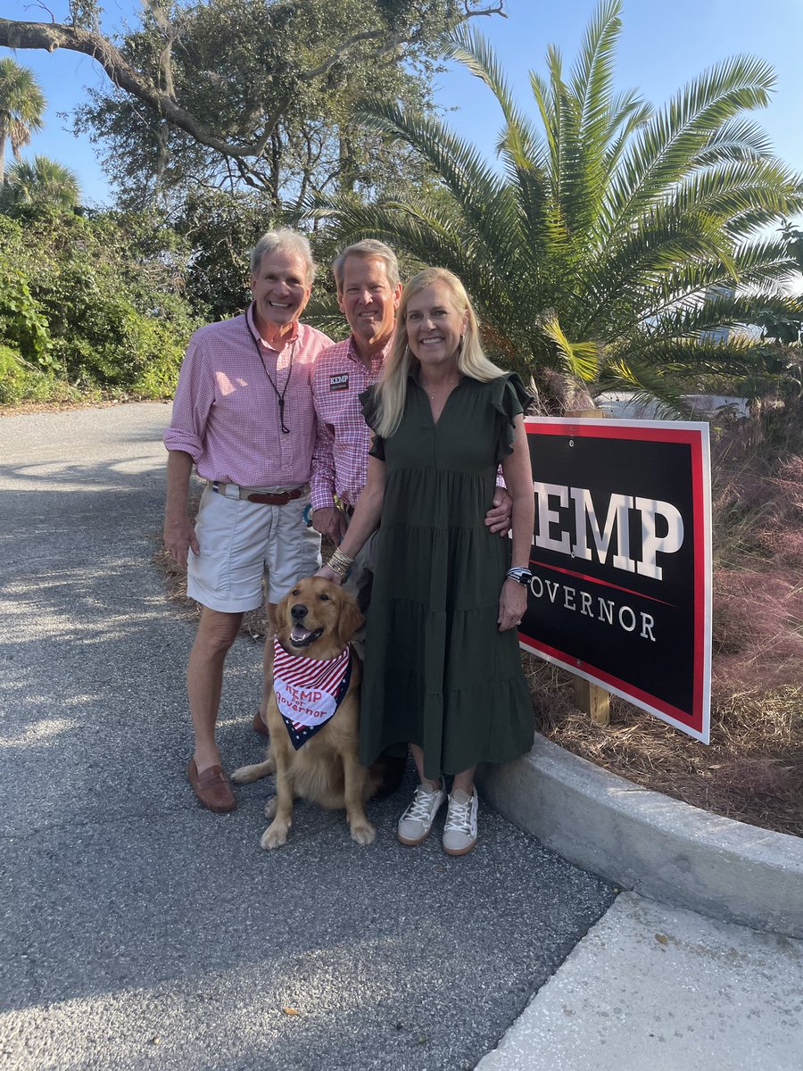 Great seeing Ron and Lucky on St. Simons this afternoon! Keep Choppin’! 🐾🪓 #gapol