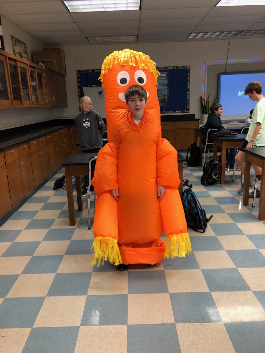 We love #FalconScare! Loved seeing all the fun costumes!! 🎃👻🤨😂 #falconpride #teammariner #catburglars